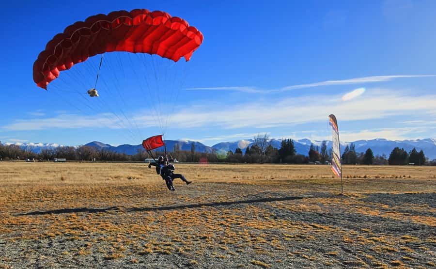 Mount Cook: Tandem Skydive Experience - Landing In Twizel, Then Getting To Pukaki-Twizel Airport