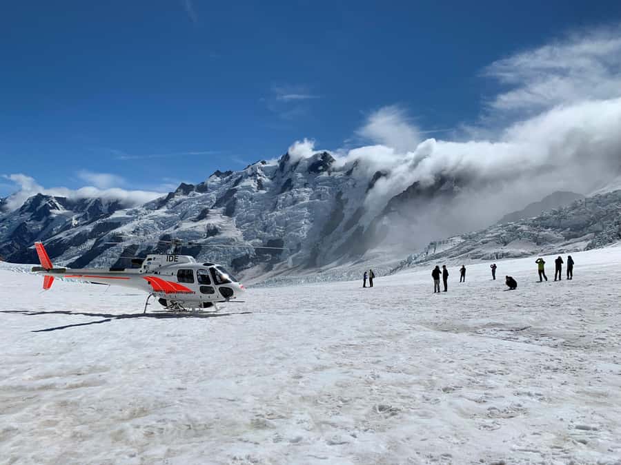 Mount Cook: Tasman Glacier & National Park Scenic Flight - The Tasman Glacier moment, hovering scale and a snow landing