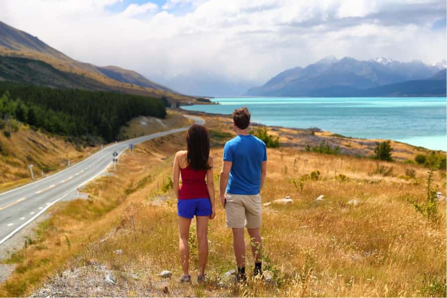 Mt. Cook Day-Tour: Christchurch to Queenstown - A Christchurch-to-Queenstown day that feels like a moving gallery