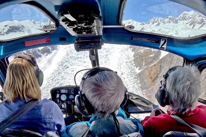 Mt Cook Supreme: 4 Glaciers with 2 Snow Landings - 60mins - Stop 1: the snow landing for photos, and why that 10 minutes matters