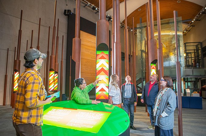 Museum of New Zealand Te Papa Tongarewa: Māori Highlights Tour - Inside the Tour: What a 1-Hour Guide Route Really Feels Like