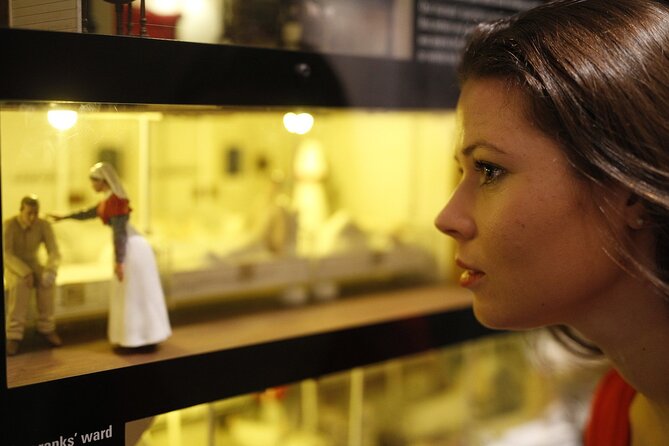 Museum of NZ Te Papa Tongarewa: Gallipoli Exhibition Guided Tour - Stop 1, the Gallipoli installation and those 2.4-times-life-size figures