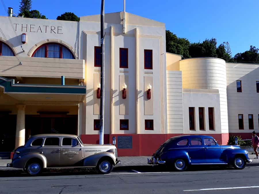 Napier: Art-Deco + Te Mata Peak+ Garden Walk + Wine Tasting - Who this tour suits best, and who should look elsewhere