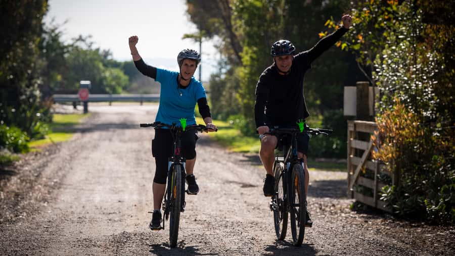 Napier: Cape Coast Winery Tour on E-Bikes - Cape Kidnappers coastal riding: the 4 km intro that sets the mood