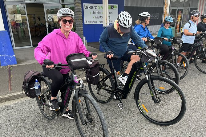 Napier: Cycle to Wineries - Half Day, self-guided - Two routes, two moods: Taradale Loop versus Cape Kidnappers trails