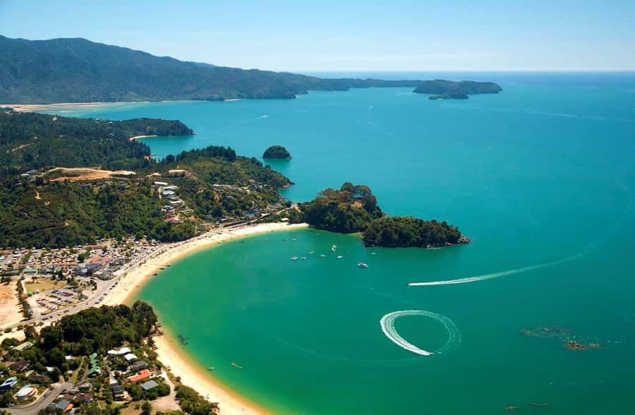 Nelson: Abel Tasman Cruise-Fly Day Tour - The 90-minute Abel Tasman boat cruise to Tōtaranui