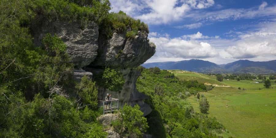 Nelson: Golden Bay in a Day Tour - Abel Tasman Memorial: history with wide-open bay views