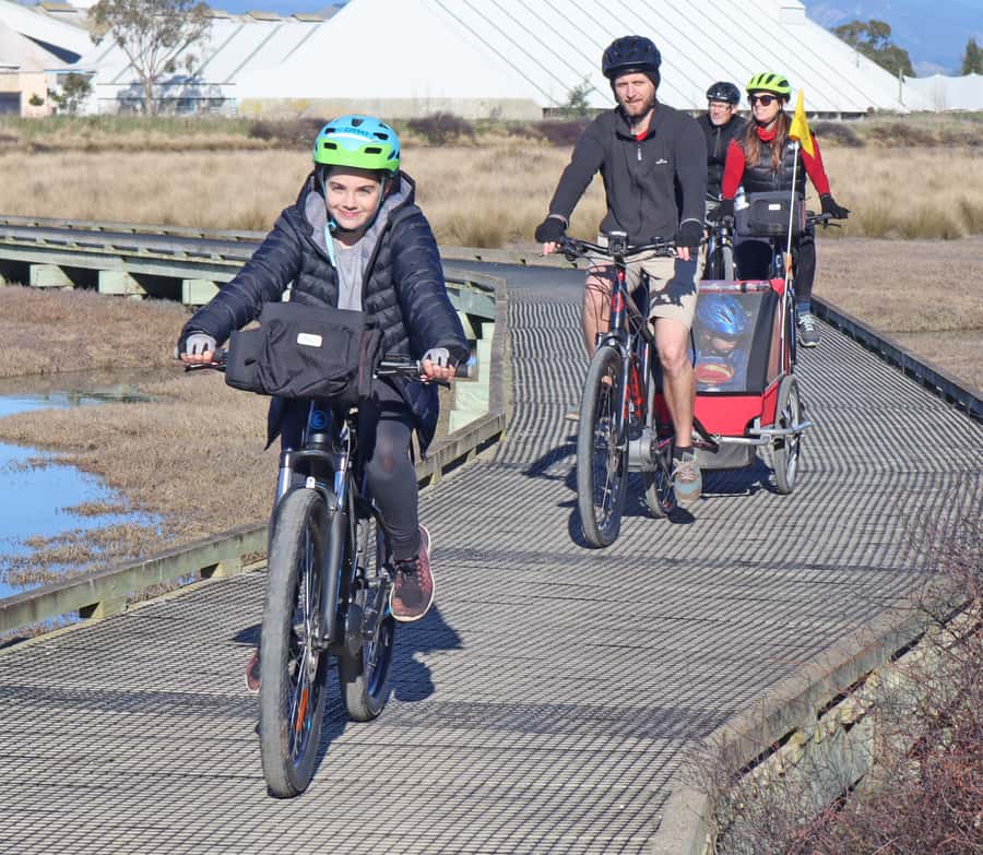 Nelson: Great Taste Trail Coastal Bike Ride to Mapua - The Easy 28 km One-Way Ride Through Wetlands and White Sand Beaches
