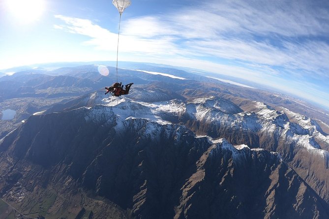 NZONE Skydive Queenstown - What the actual jump feels like, from plane climb to parachute glide