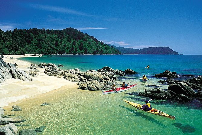 Oarsome Marine Reserve Kayak Tour - Meet your guides: Pandy and Quinn set the tone