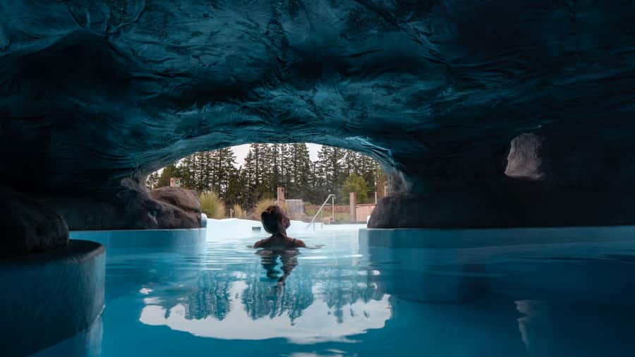 Ōpuke Thermal Pools: Adults-Only Entry with Swim Up Bar - Your 2-hour session: what the flow feels like inside