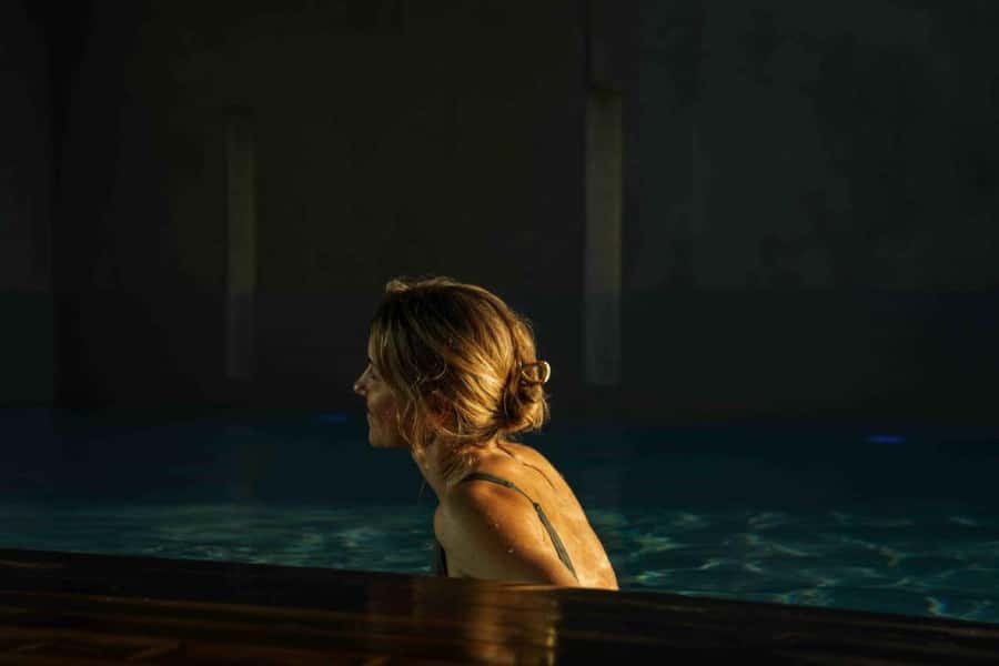 Ōpuke Thermal Pools: Adults-Only Entry with Swim Up Bar - The swim-up bar: the easiest way to make it feel like a treat