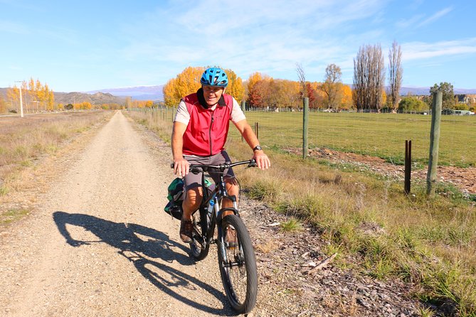Otago Central Rail Trail One Day Wonder Cycle tour - Getting Fitted With Merida Bikes, Helmets, Panniers, And A Drink Bottle