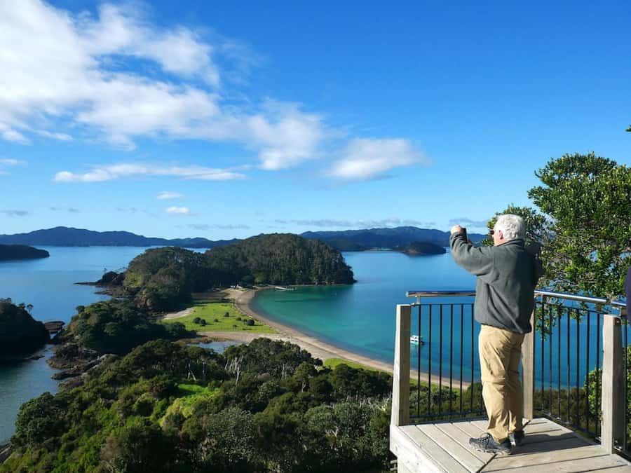 Paihia/Russell: Hole in the Rock Cruise with 2 Island Stops - What the live commentary really adds