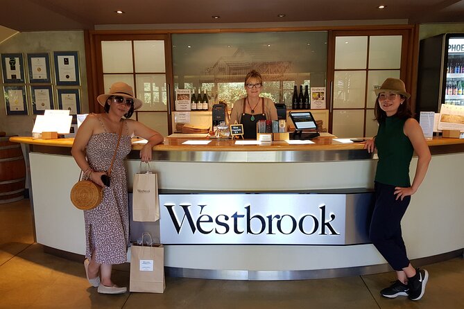 Piha Waitakere Rainforest Wine Tour from Auckland - Soljans Estate Winery in Kumeu: lunch that feels like a real break