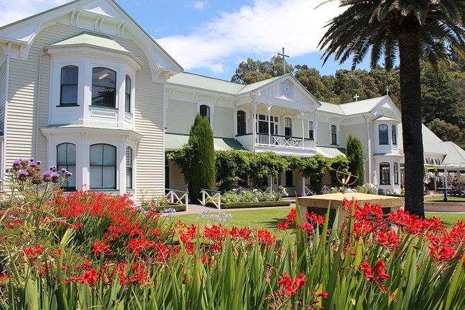 Premium 4 -Best Wineries Napier Hawke's Bay Tour, 5.5h - 6Hours - Stop One: Gimblett Gravels Boutique Winery and the Value of Terroir