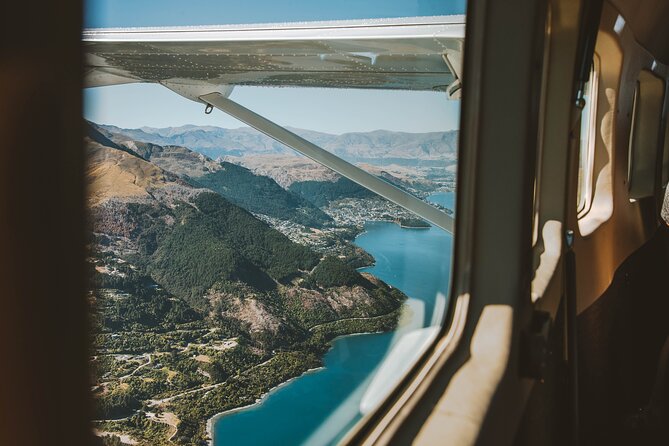 Premium Milford Sound Tour Including Cruise, Flight & Lunch - Lake Wakatipu, The Remarkables, and Devil’s Staircase viewpoints