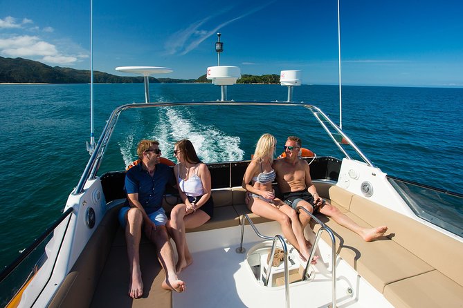 Private boat charter in Abel Tasman National Park - Split Apple Rock: the quick stop that still lands