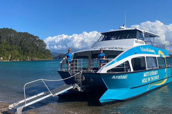 Private Charter: Hole in the Rock Cruise with Island Stopovers - The 144-island cruise and wildlife time that sets the tone