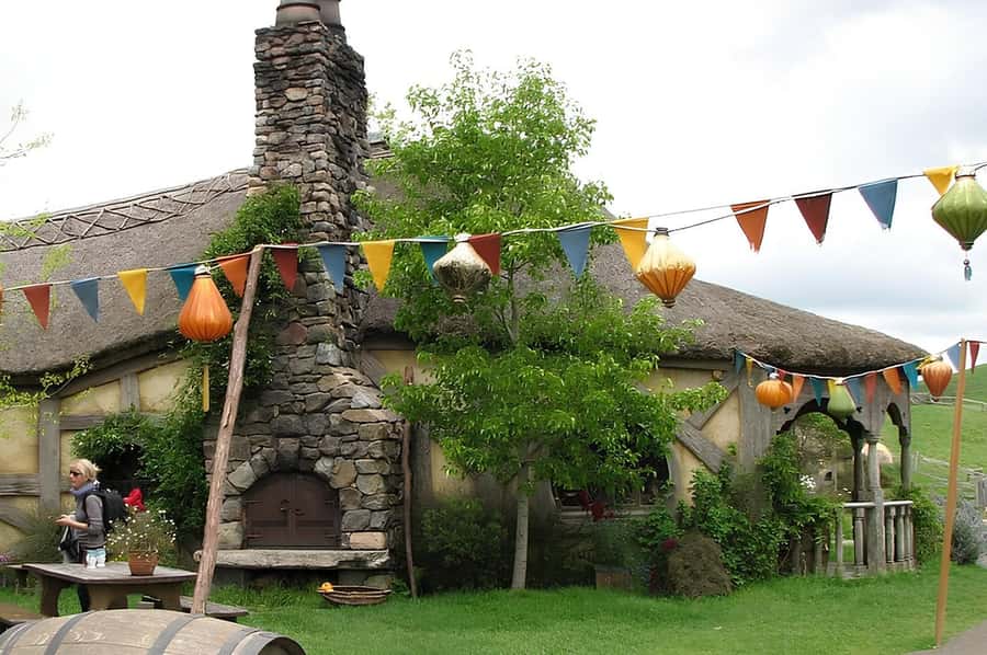 Private Hobbiton & BlueSprings & Redwood forest fromAuckland - Key highlights worth your attention