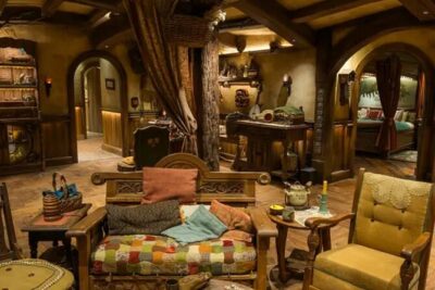 Private Hobbiton & Waitomo Caves Transfer from Auckland