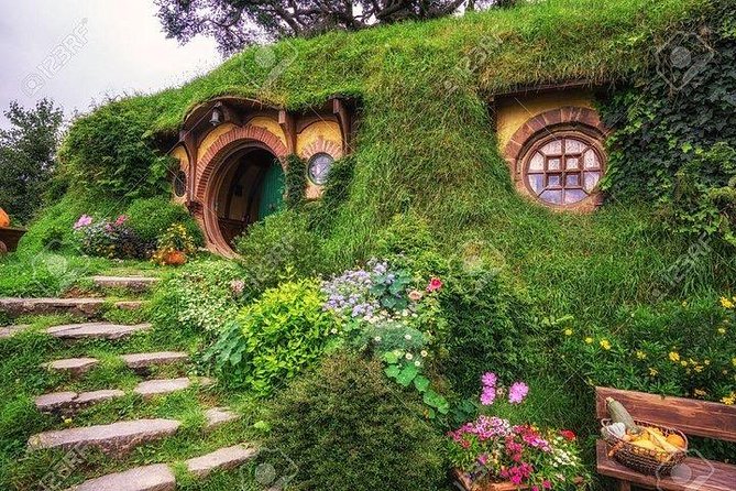 Private Luxury Tour to Hobbiton Movie Set & Waitimo Glowworm Cave - Key things that make this tour worth your time