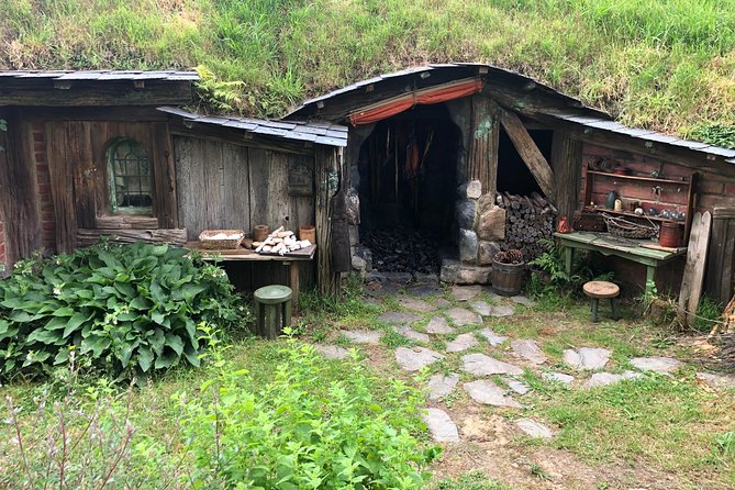 Private Luxury Tour to Hobbiton Movie Set & Waitimo Glowworm Cave - Timing matters: an early start and how to plan your day