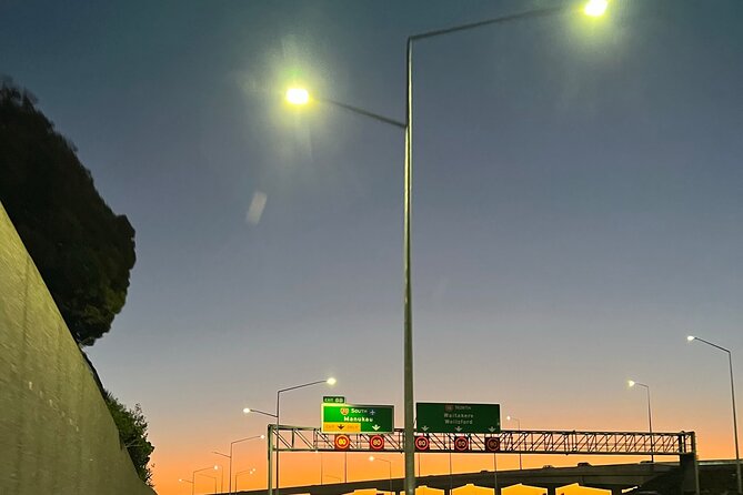 Private Mini Van Transfer From Auckland Airport to Auckland City - The ride time into Auckland Central, and what affects it