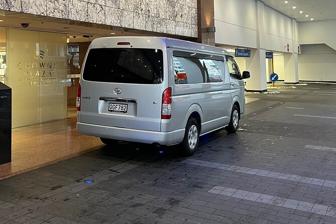 Private Mini Van Transfer From Auckland Airport to Auckland City - Practical tips so your pickup feels effortless