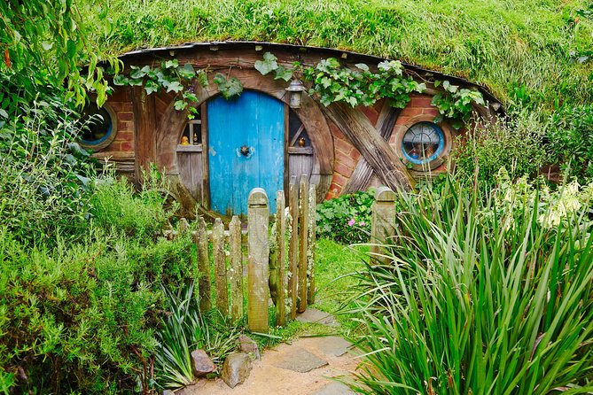 Private The Hobbiton Tour - Auckland Tour House - Drive Through the 1,250 Acre Sheep Farm and the Kaimai Ranges