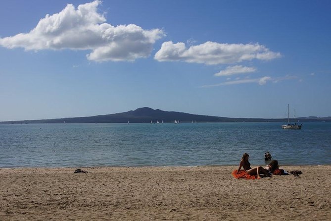 Private Tour: Auckland City and Countryside Tour - Mt Eden: The Summit Walk With the Best Payoff