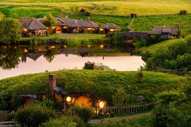 Private tour - Hobbiton Movie Set Evening Banquet Return from Auckland - Private Mercedes Pickup: The Real Value for Auckland Time and Sanity
