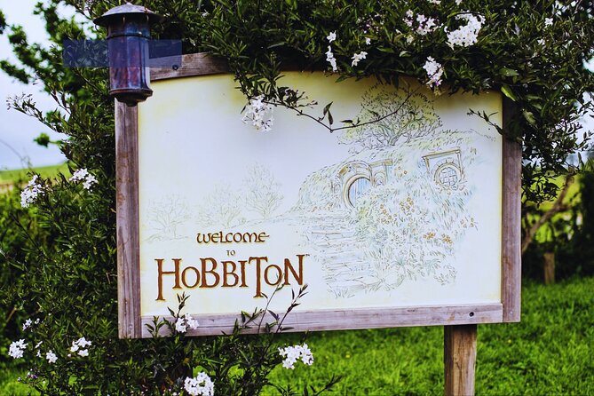 Private Tour: Hobbiton Movie Set, Rotorua Mud Pool & Treewalk - Hobbiton Movie Set: The Shire from Lord of the Rings and The Hobbit