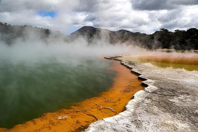 Private Tour WaiOtapu & Huka Falls & Blue springs from Auckland - 6:00 am start and the comfort kit that matters