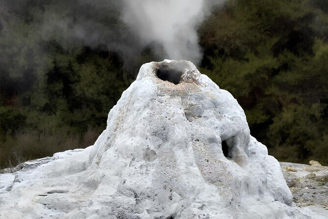 Private Tour WaiOtapu & Huka Falls & Blue springs from Auckland - Taupo sightseeing and lunch on your schedule
