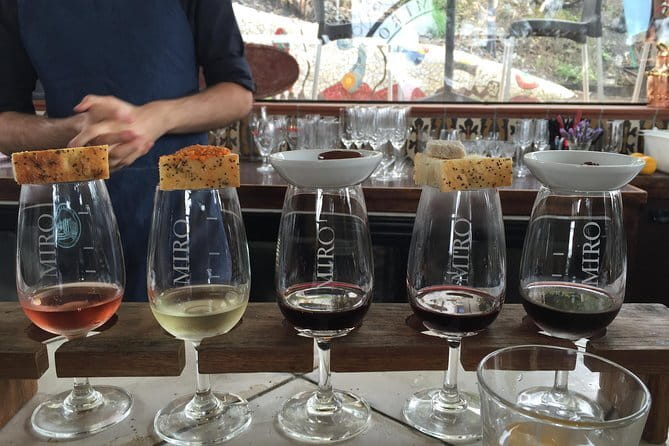 Private Waiheke Food & Wine Tour - Stop 2: Mudbrick Vineyard and the rhythm of up to three tastings