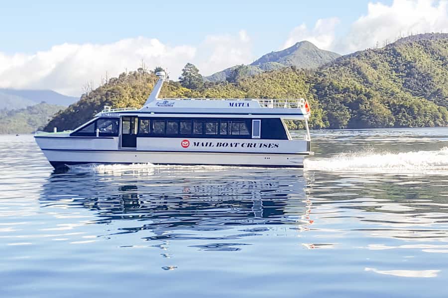 Queen Charlotte Track: Cruise & Self-Guided Hike from Picton - Food and Drink: Where You Can Get Fuel Without Losing Your Momentum