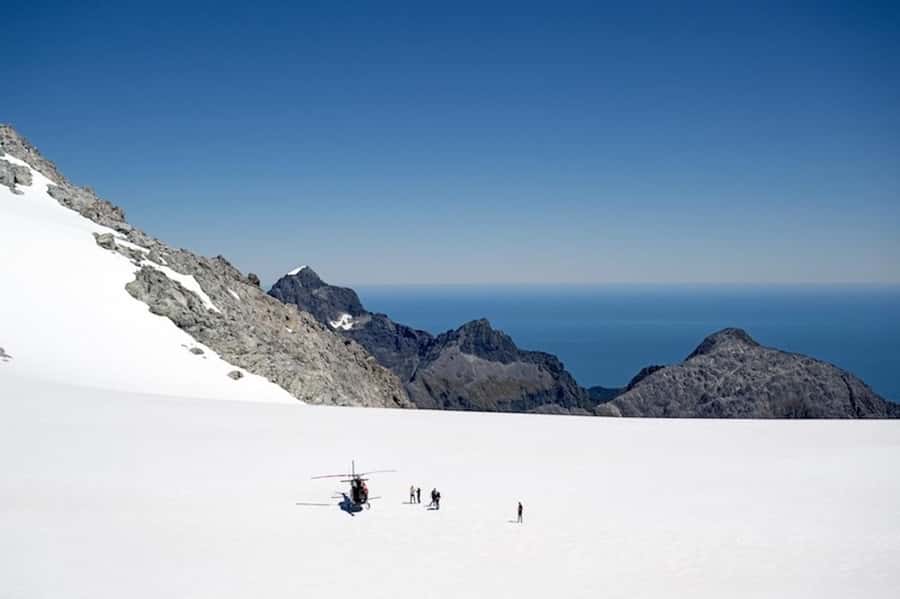 Queenstown: 2.5 Hour Flight to Fiordland's Iconic Locations - Earnslaw Burn Basin Landing: The Permitted Stop You Actually Get