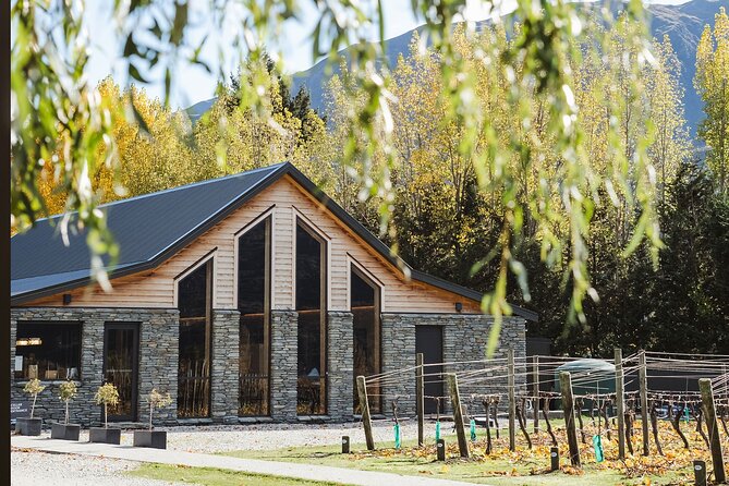 Queenstown: Afternoon Wine & Beer Tour with Platters - Small-group guides that keep the day fun, like Stuart, Evie, Do, Shanay, Ash, and Gil