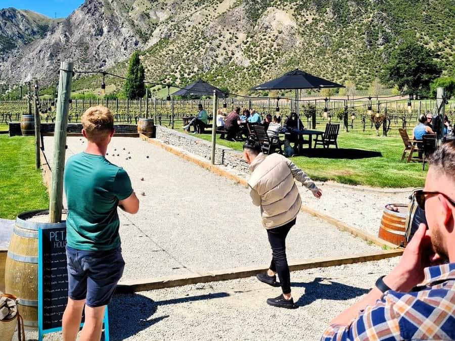 Queenstown, Arrowtown, Gibbston: Flexible Wine Hopper Tours - Food, lunch, and platters: where the tour becomes relaxing