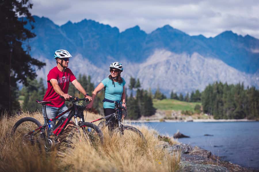 Queenstown: Arrowtown To Queenstown Biking Adventure - Arrowtown Setup, Safety Briefing, and Your Best Coffee Timing