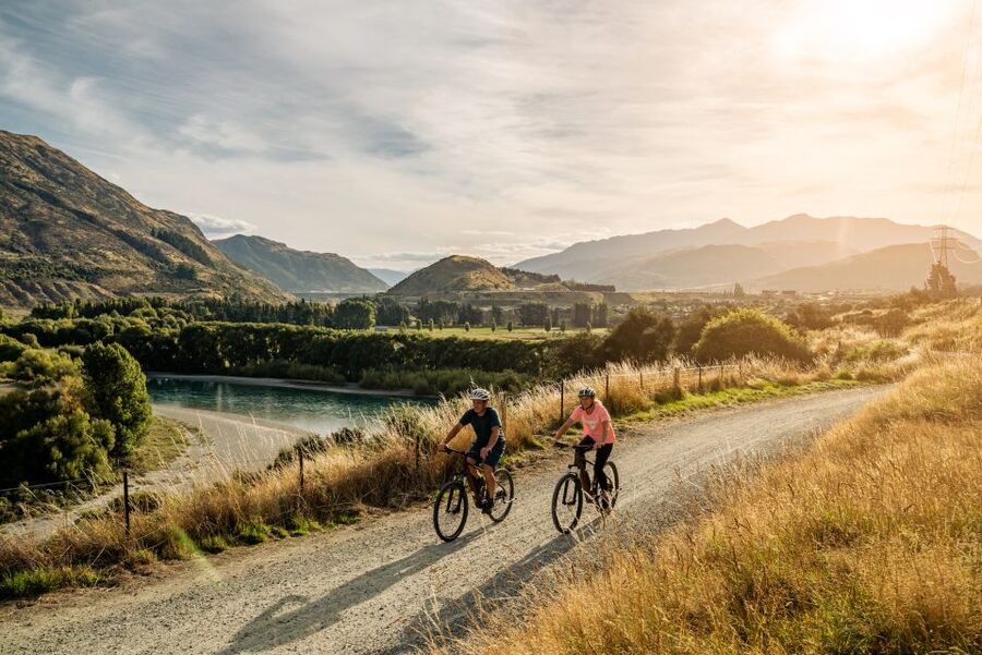 Queenstown: Arrowtown To Queenstown Biking Adventure - Arrow River Trail to Morven Ferry: Bridges and First Big Views