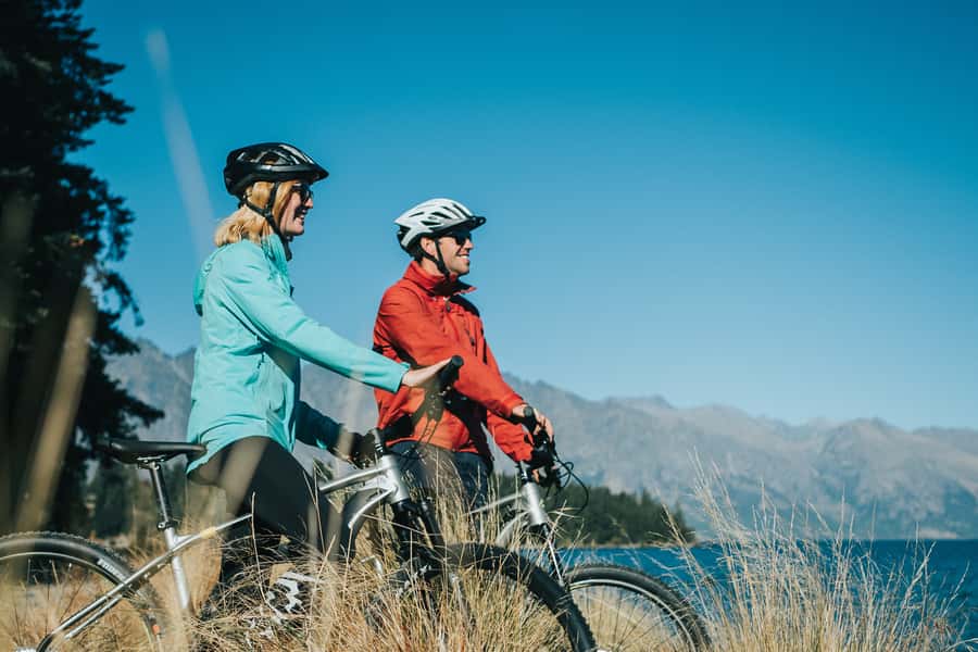 Queenstown: Arrowtown To Queenstown Biking Adventure - The Lake Edge Finish: Cafés, a Brewery, and Rolling Into Central Queenstown
