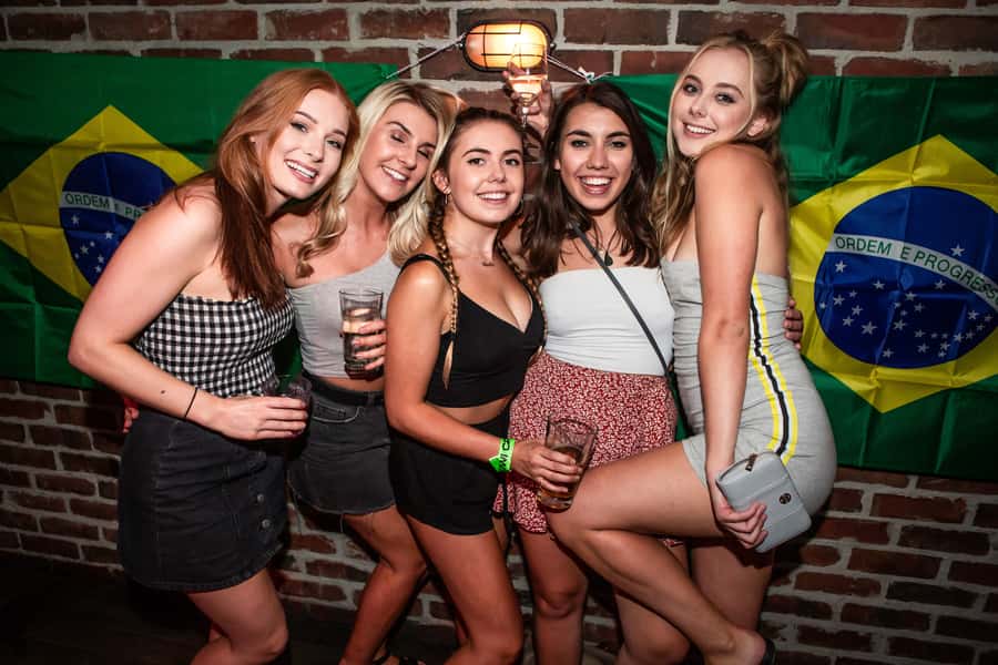 Queenstown: Bar Crawl with 5 Free Shots and Pizza - Key highlights