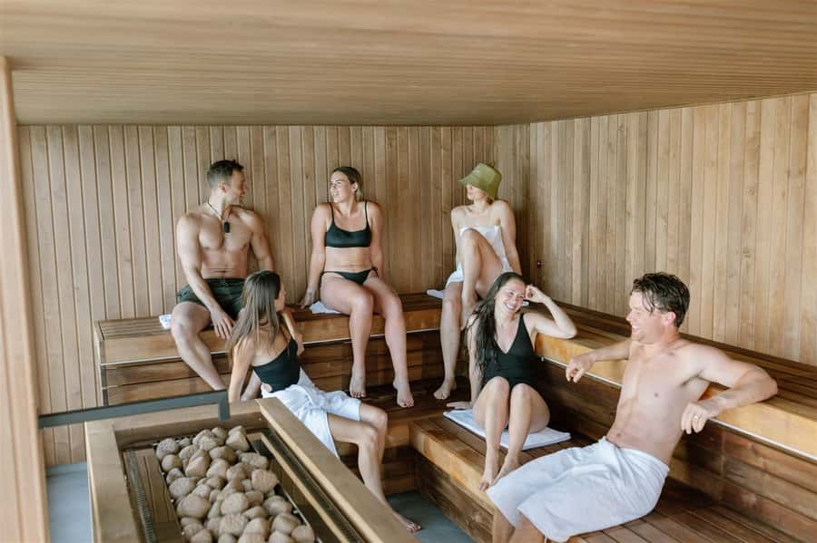 Queenstown: Floating Sauna Experience on Lake Whakatipu - Where This Floating Sauna Fits In Your Queenstown Day
