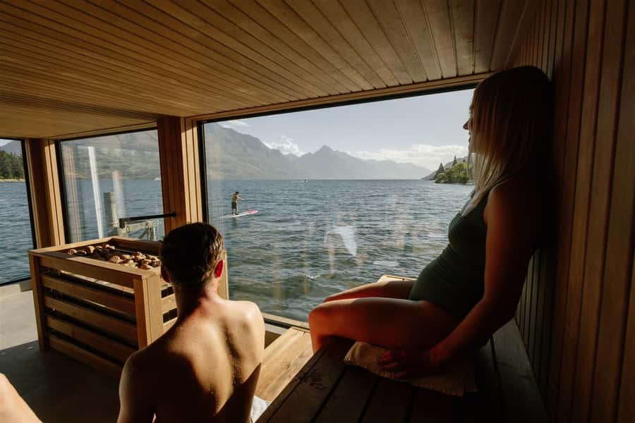 Queenstown: Floating Sauna Experience on Lake Whakatipu - The Practical Details That Affect Your Comfort