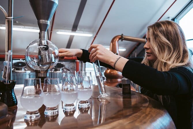 Queenstown Gin and Whiskey tours - The host, Sarah, and why the vibe matters as much as the gin