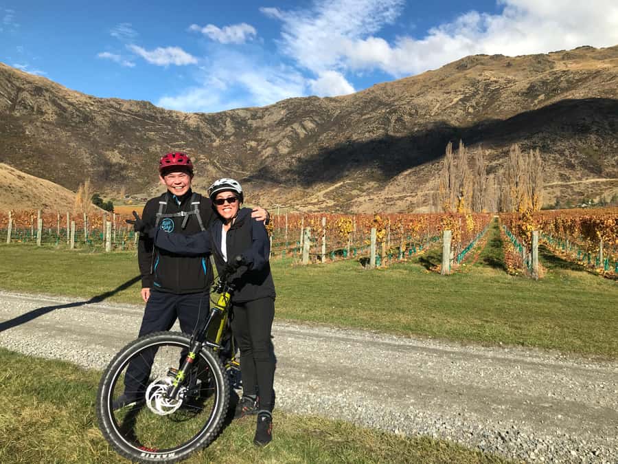 Queenstown: Guided E-Bike Tour with Winery Visits & Tastings - Mt Rosa Wines lunch and tasting: where the day turns into comfort
