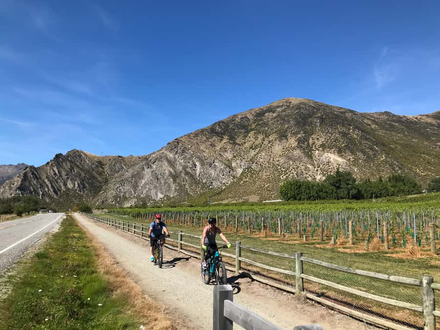 Queenstown: Guided E-Bike Tour with Winery Visits & Tastings - E-bike reality check: what Grade 2 gravel means for you