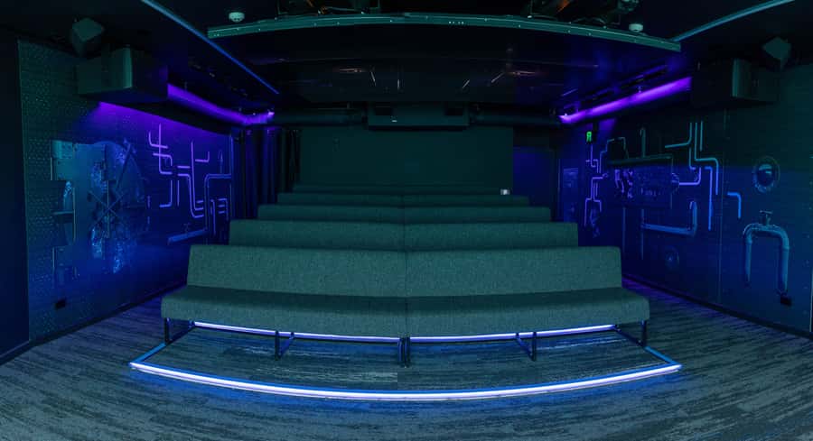 Queenstown: Hidden Underwater Theatre Experience - Queenstown history and the Maori legend of Lake Wakatipu